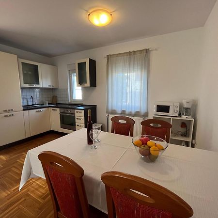 Burle Apartment With Free Private Parking เมดูลิน ภายนอก รูปภาพ