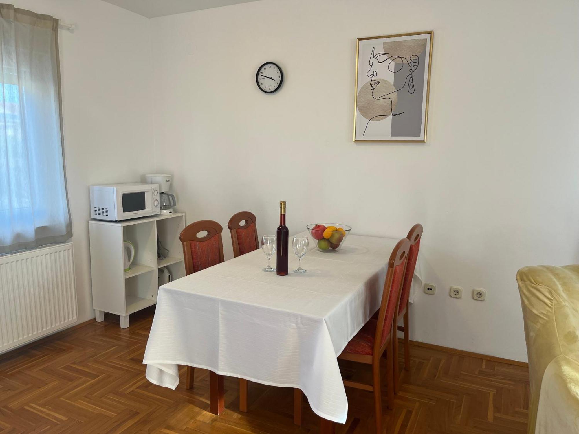 Burle Apartment With Free Private Parking เมดูลิน ภายนอก รูปภาพ