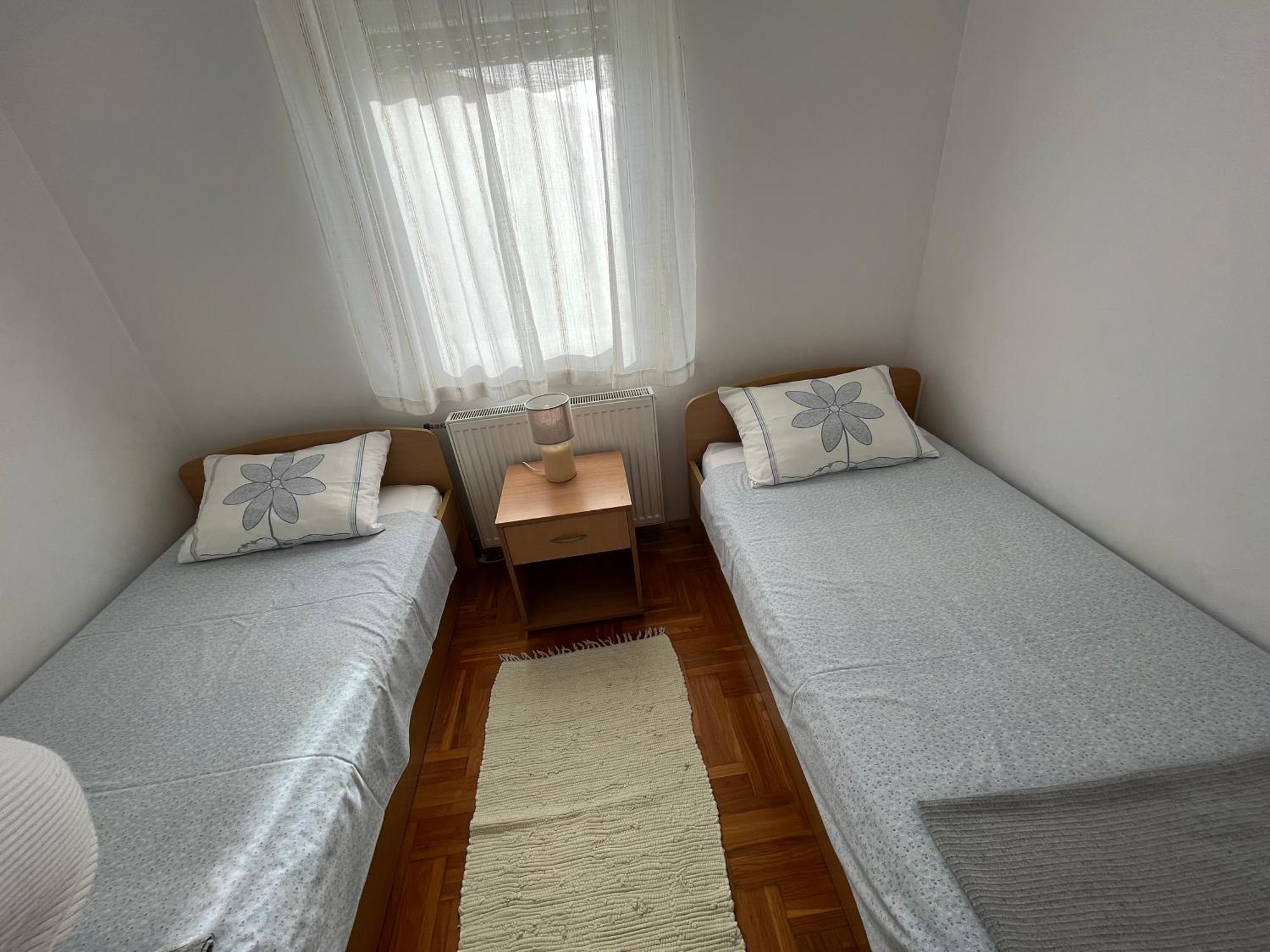 Burle Apartment With Free Private Parking เมดูลิน ภายนอก รูปภาพ