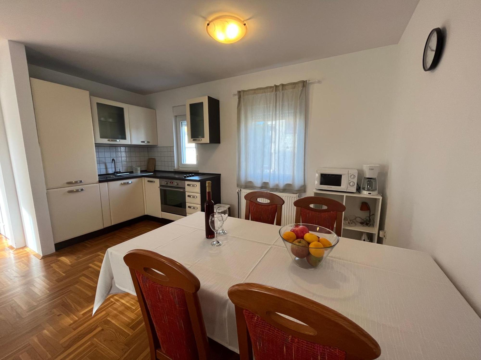 Burle Apartment With Free Private Parking เมดูลิน ภายนอก รูปภาพ