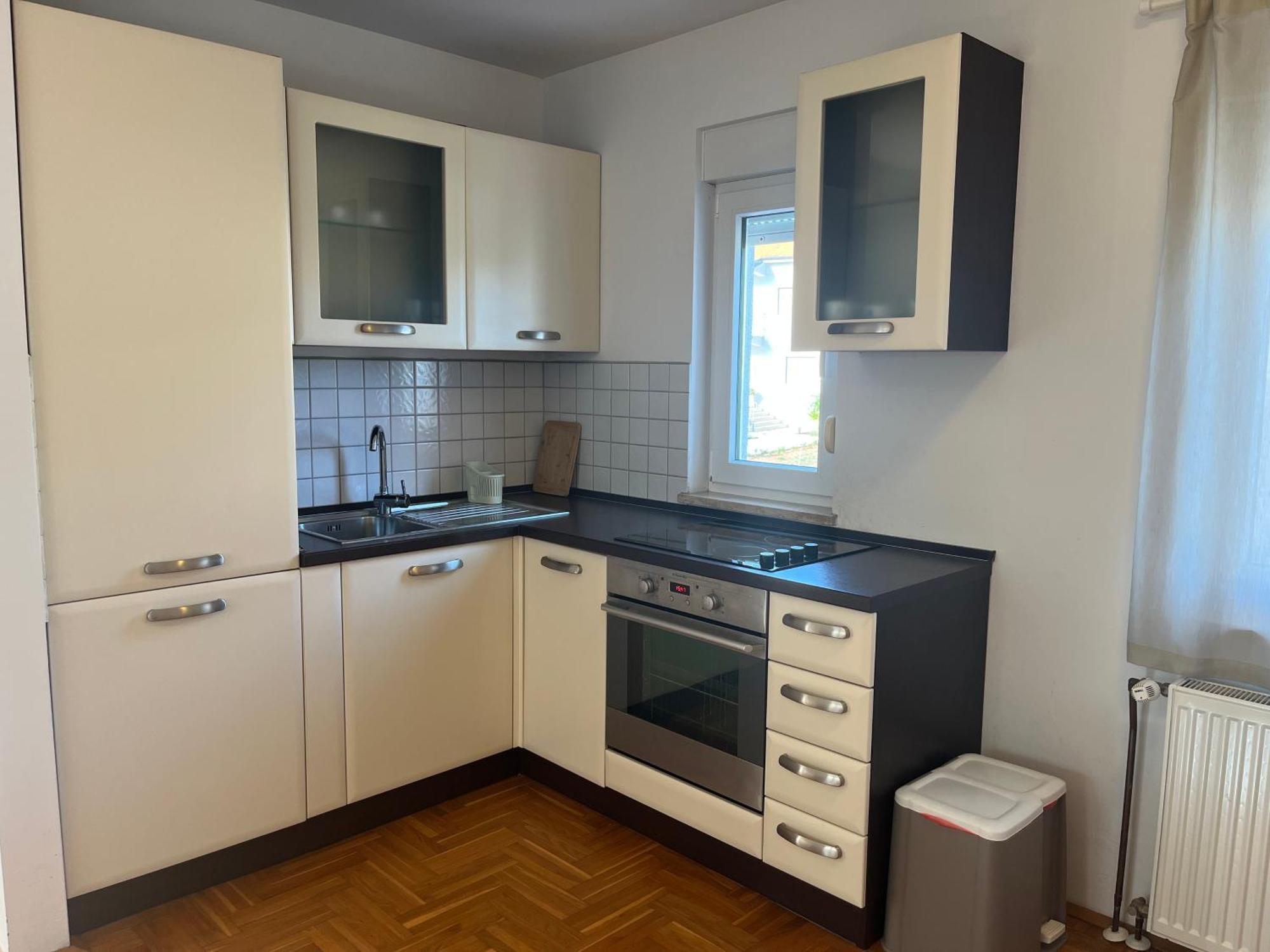 Burle Apartment With Free Private Parking เมดูลิน ภายนอก รูปภาพ